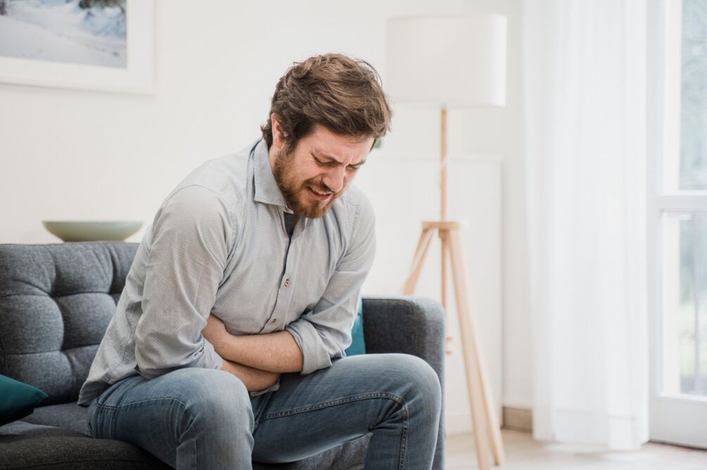 Bir erkeğin prostatit belirtileri vardır