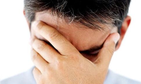 bir adam prostatit tedavisini düşünüyor
